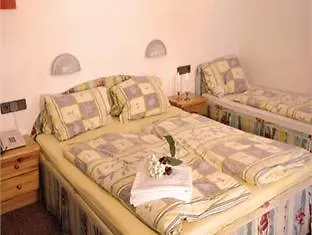 Olympia 3*